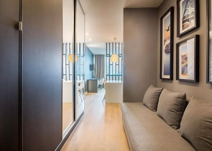 447 Gale Wifi, Parking