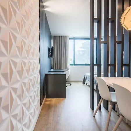 447 Gale Wifi, Parking ポルト