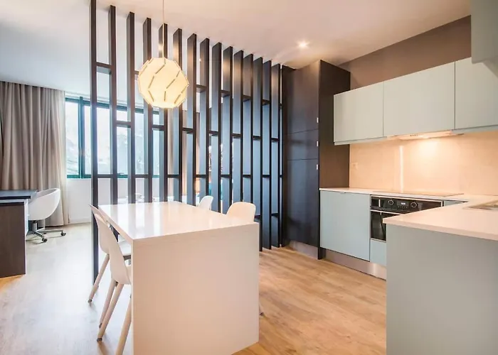 447 Gale Wifi, Parking *