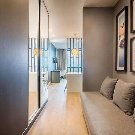 447 Gale Wifi, Parking