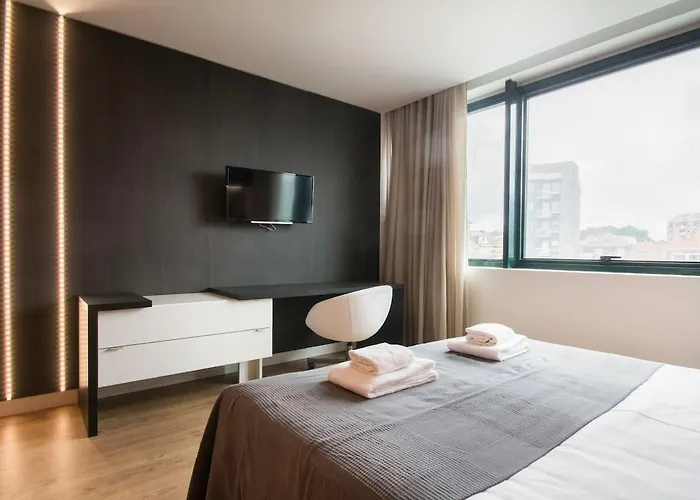 447 Gale Wifi, Parking Apartment *